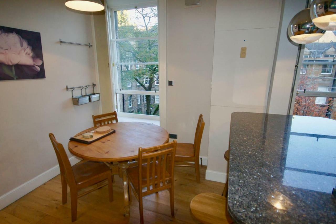Spacious 2 Bed Apt Next To Royal Mile & Waverley EDI Eksteriør billede